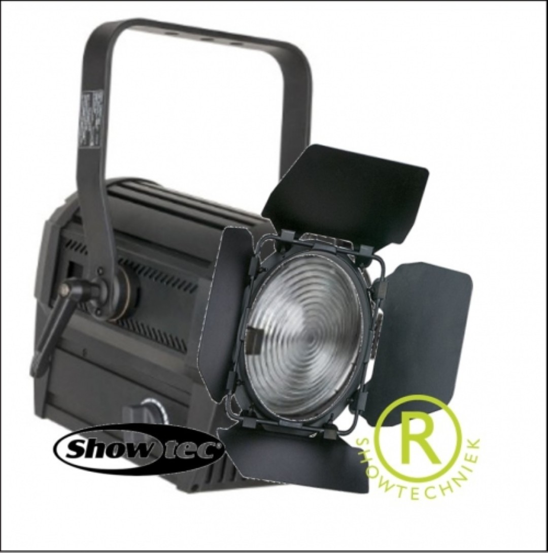 LED schijnwerper huren Fresnel Performer 1000 LED 105watt