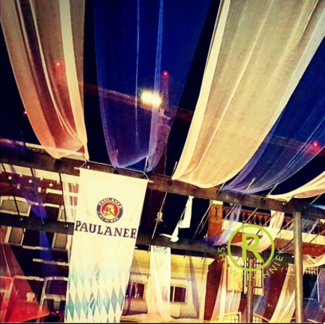 tule doek blauw 20 x 1,35 meter met twee tunnels