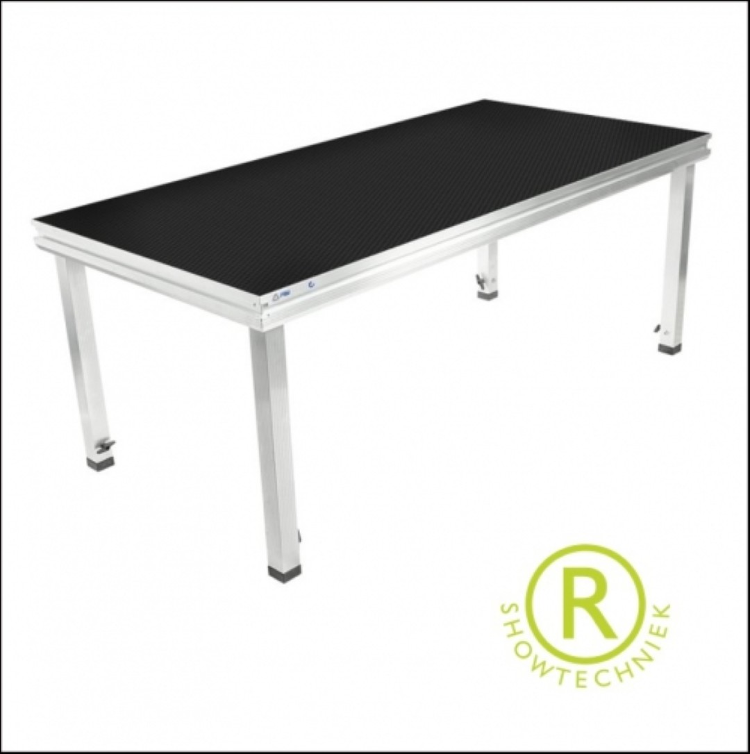 Catwalk podium huren compleet met trapje