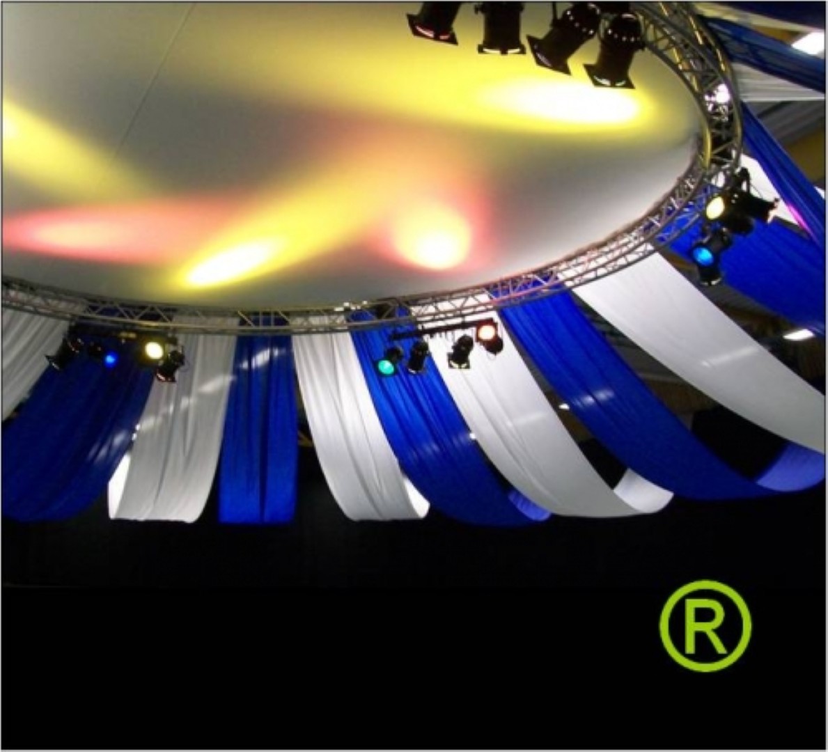 Truss cirkel gespannen plafond en gedrapeerd doek huren