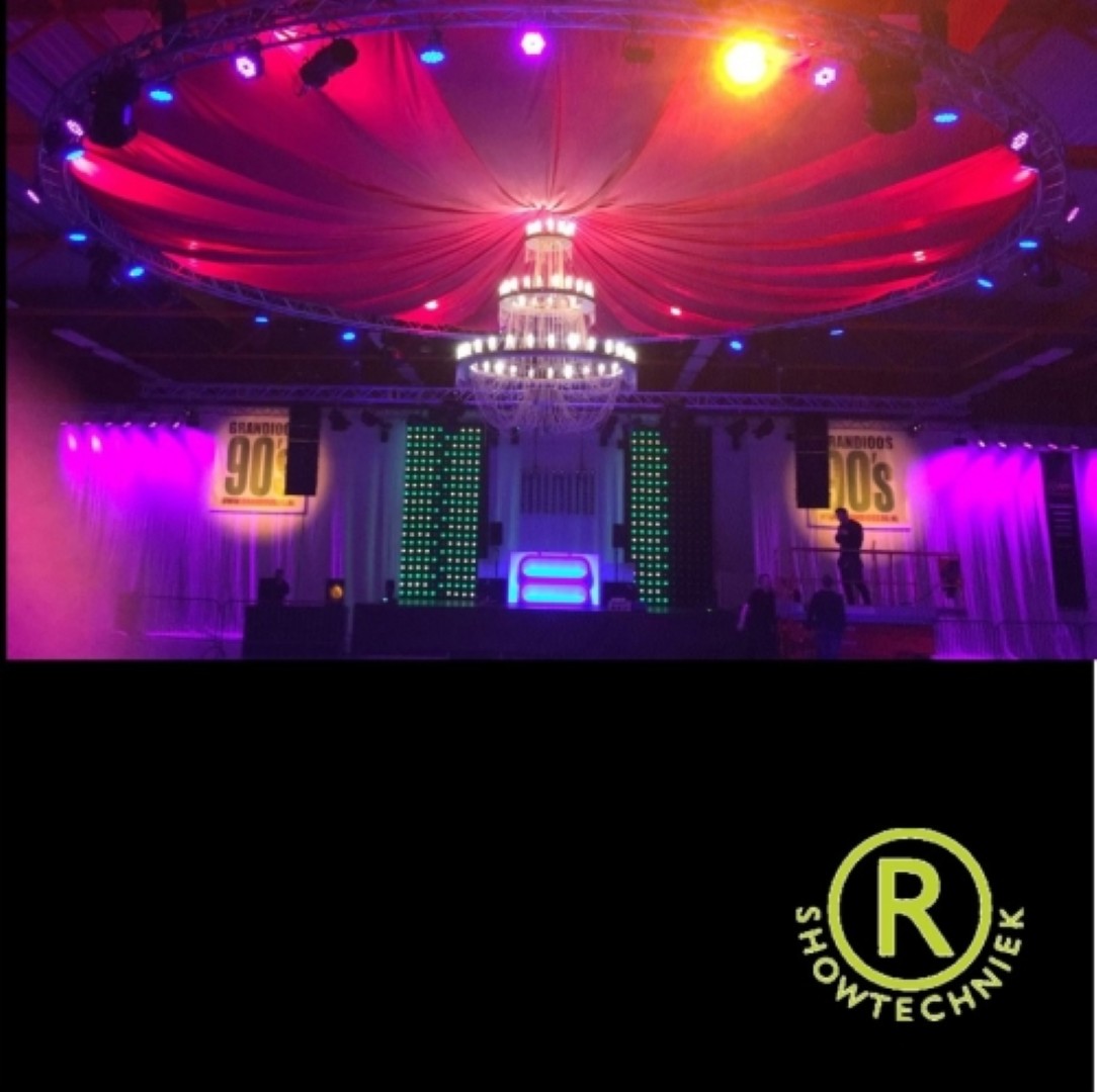 Gedrapeerd plafond met truss cirkel huren