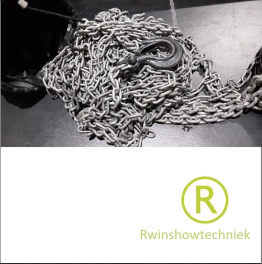 Handtakel 1 ton hijs en trekketting 8 meter met kettingzak occasion.