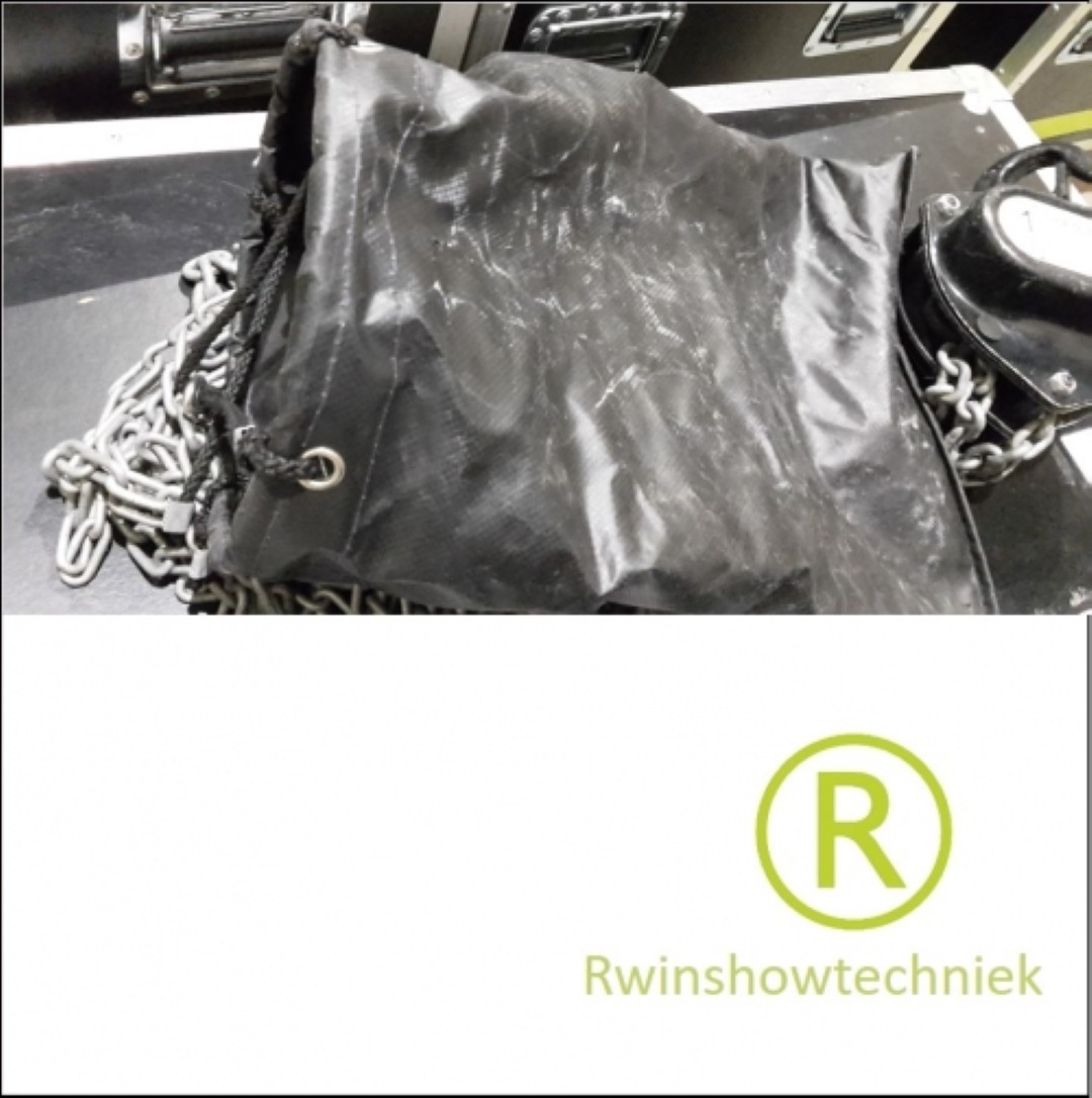 Handtakel 1 ton hijs en trekketting 8 meter met kettingzak occasion.