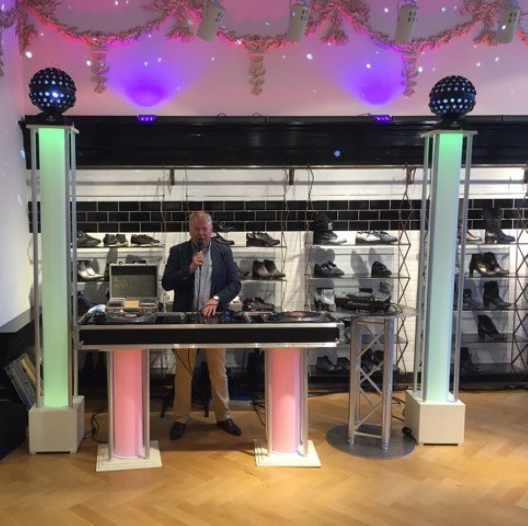 DJ-booth LED zuilen verhuur