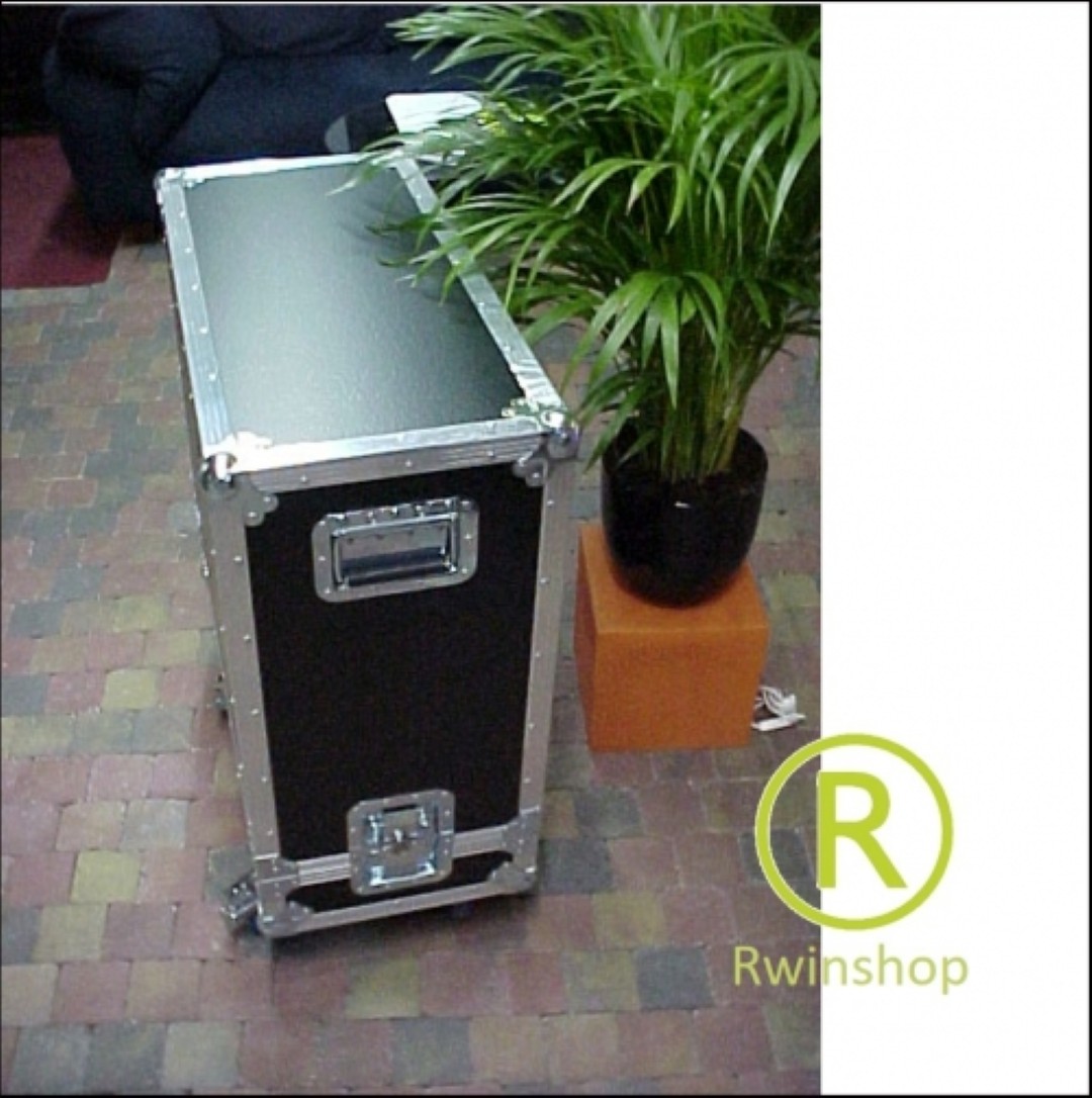 Combo flightcase op maat gemaakt op wielen