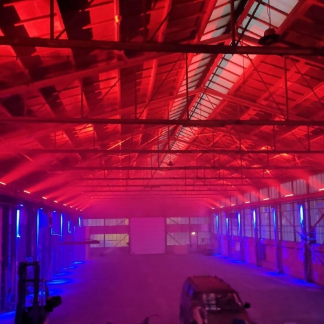 Plafond en wanden uitlichten - huren - in alle kleuren.