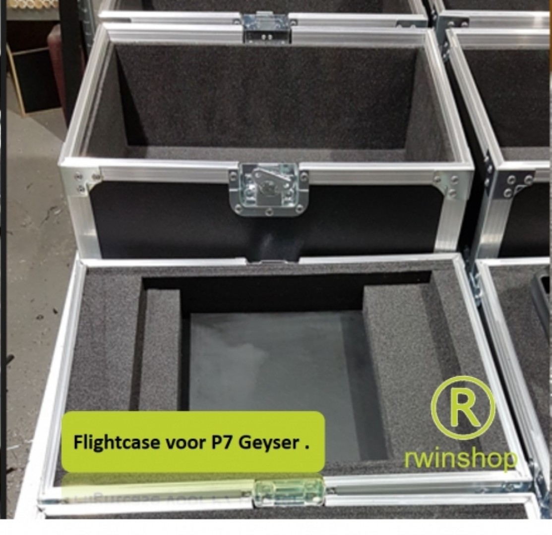 Flightcase Conpearl PVC Chauvet P7 Geyser rookmachine