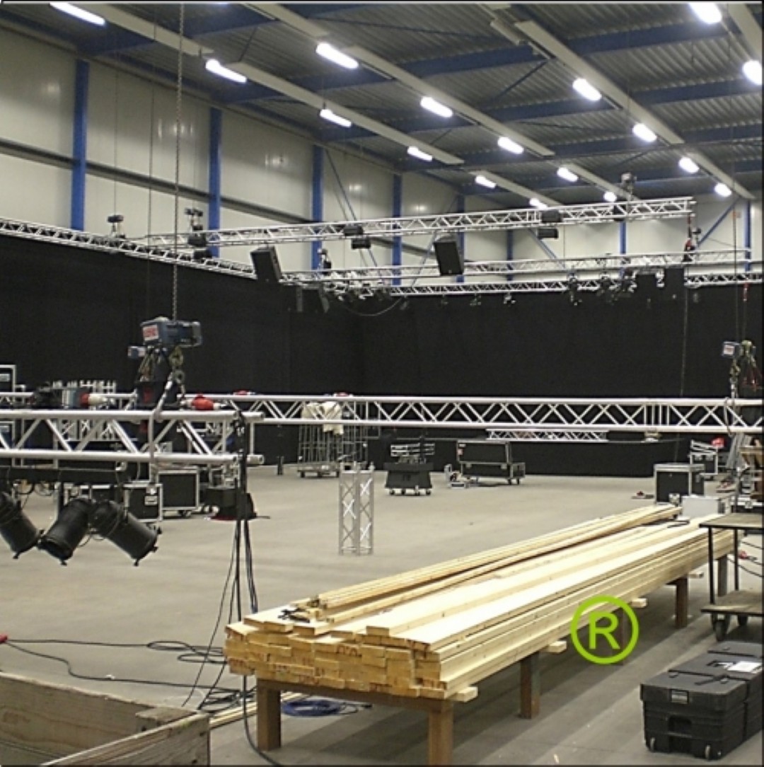 Theaterdoek zwart Verdu Backdrop 300 x 350 cm hoog - Huren - Backdrop