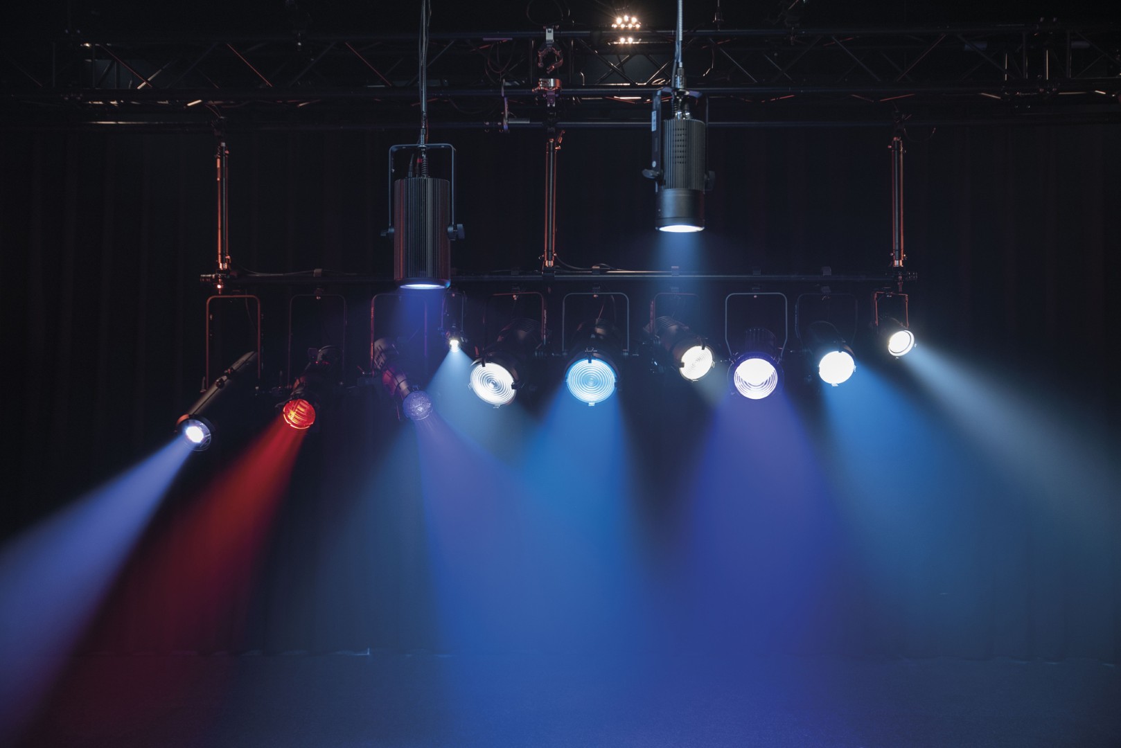 Performer Fresnel Mini DDT Compacte 30 W Warm Witte DDT theater LED Fresnel