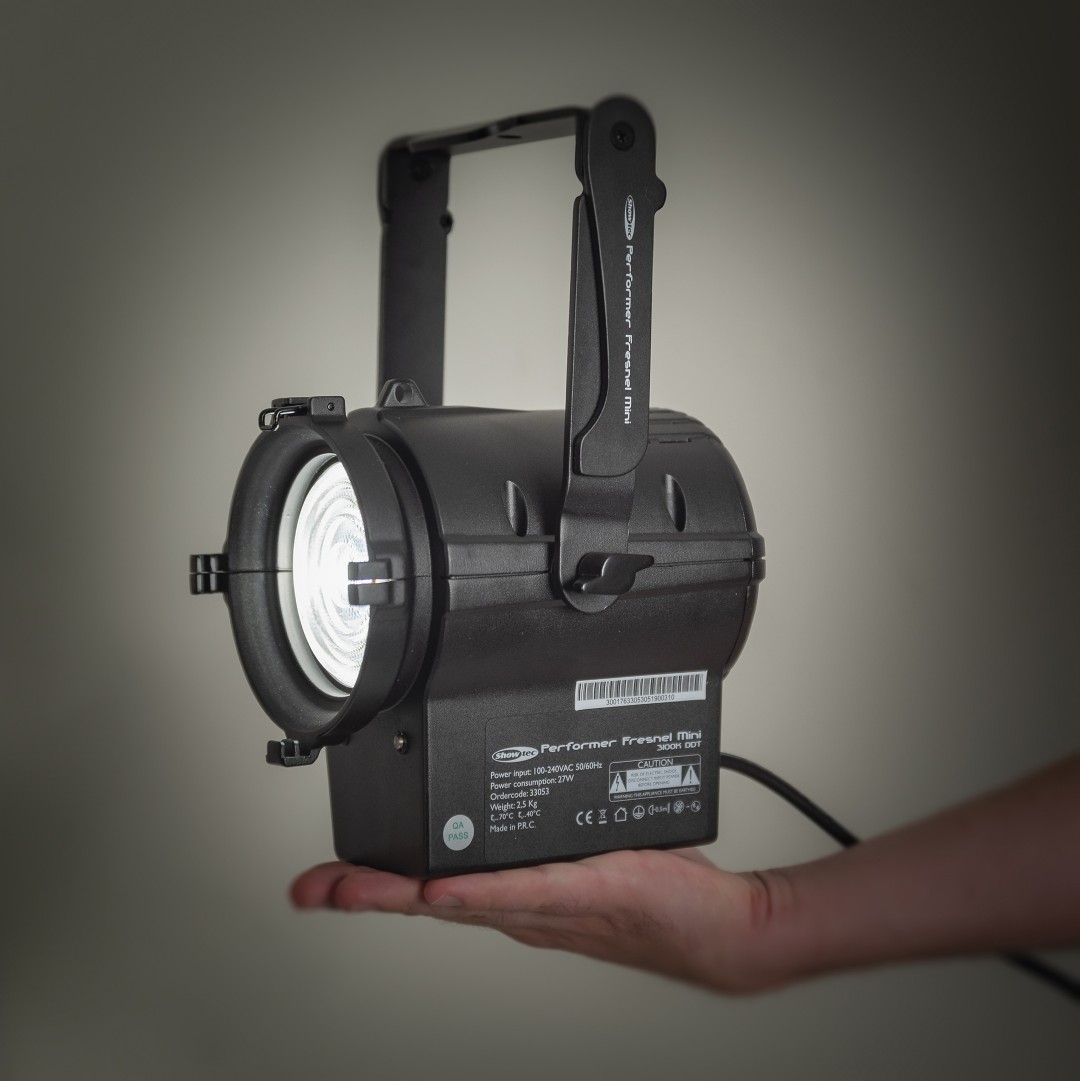 Performer Fresnel Mini Battery Compacte 30 W Warm Witte batterij aangedreven theater LED Fresnel
