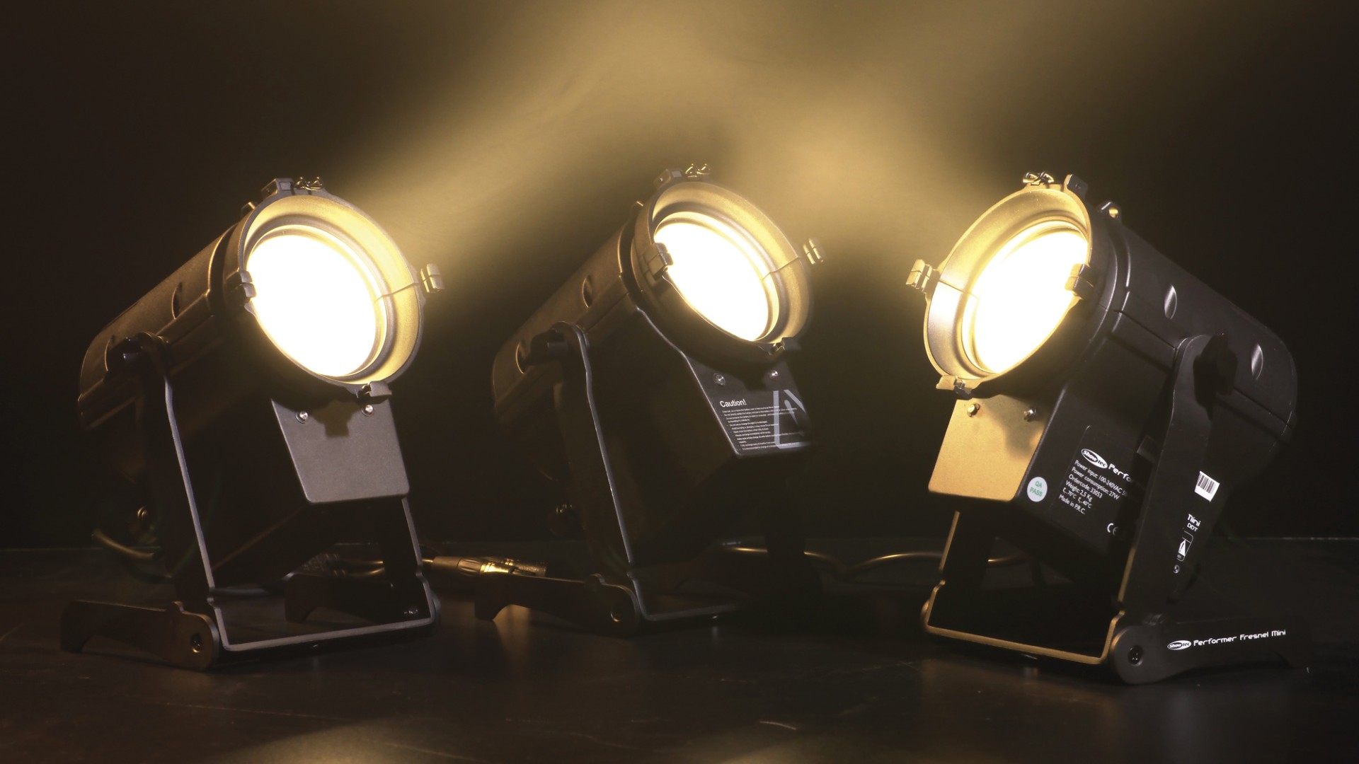 Performer Fresnel Mini Battery Compacte 30 W Warm Witte batterij aangedreven theater LED Fresnel