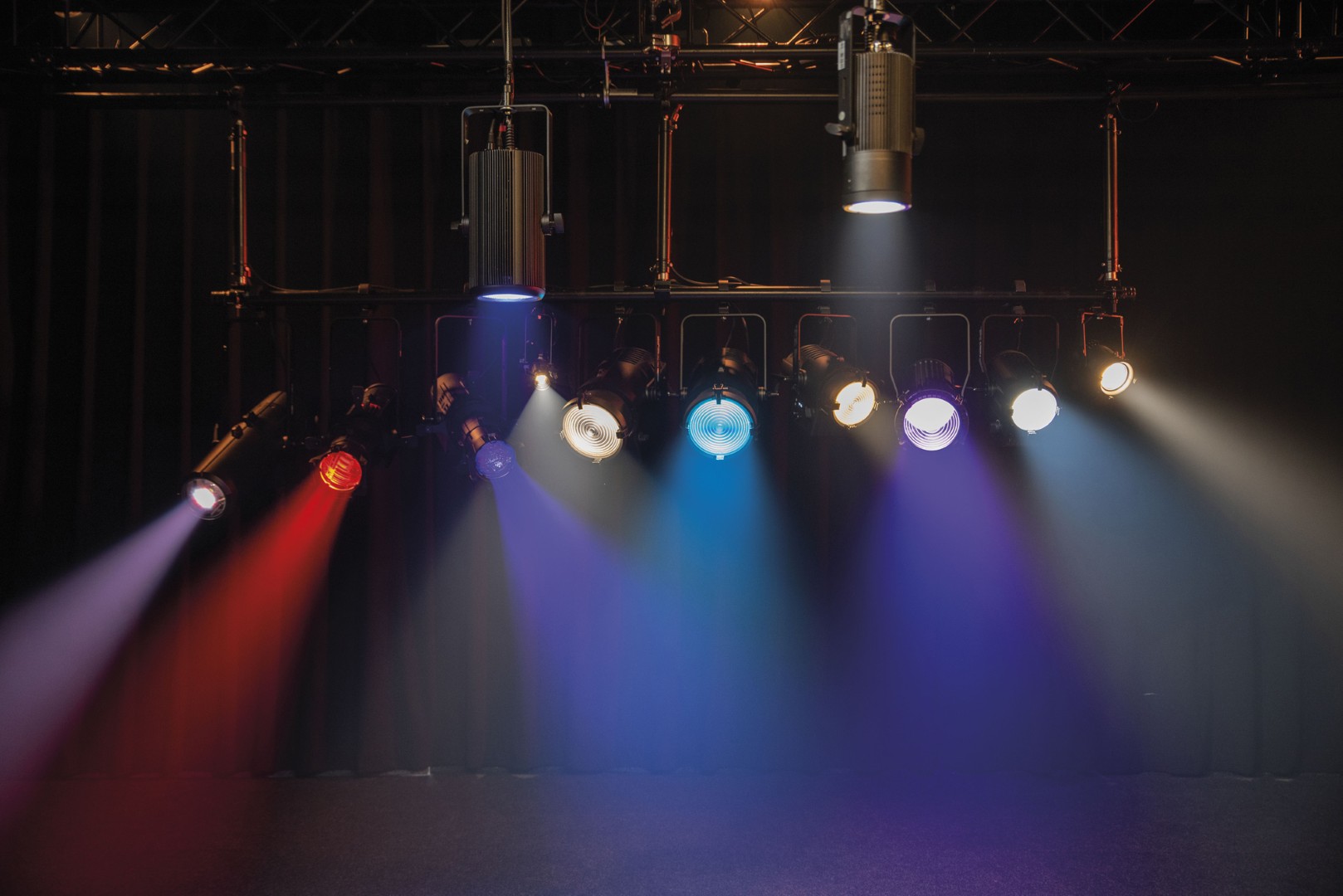Performer Profile Mini 20 W Warm Witte theater LED ellipsoidal - 3200 K