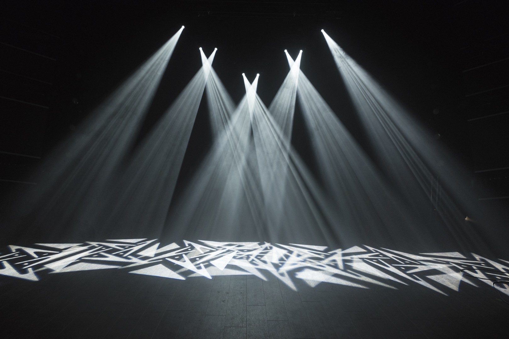 Phantom 65 Spot Compacte 65 W LED Spot Moving Head - Zwart