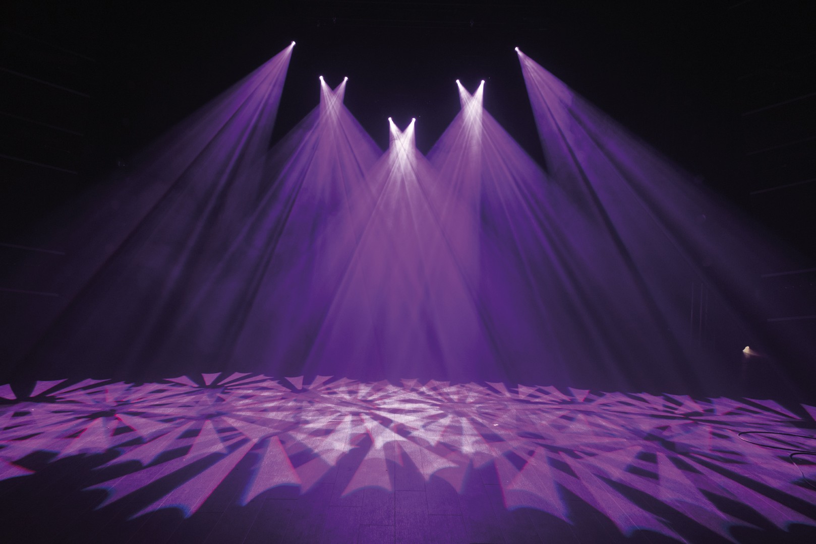 Phantom 65 Spot Compacte 65 W LED Spot Moving Head - Wit