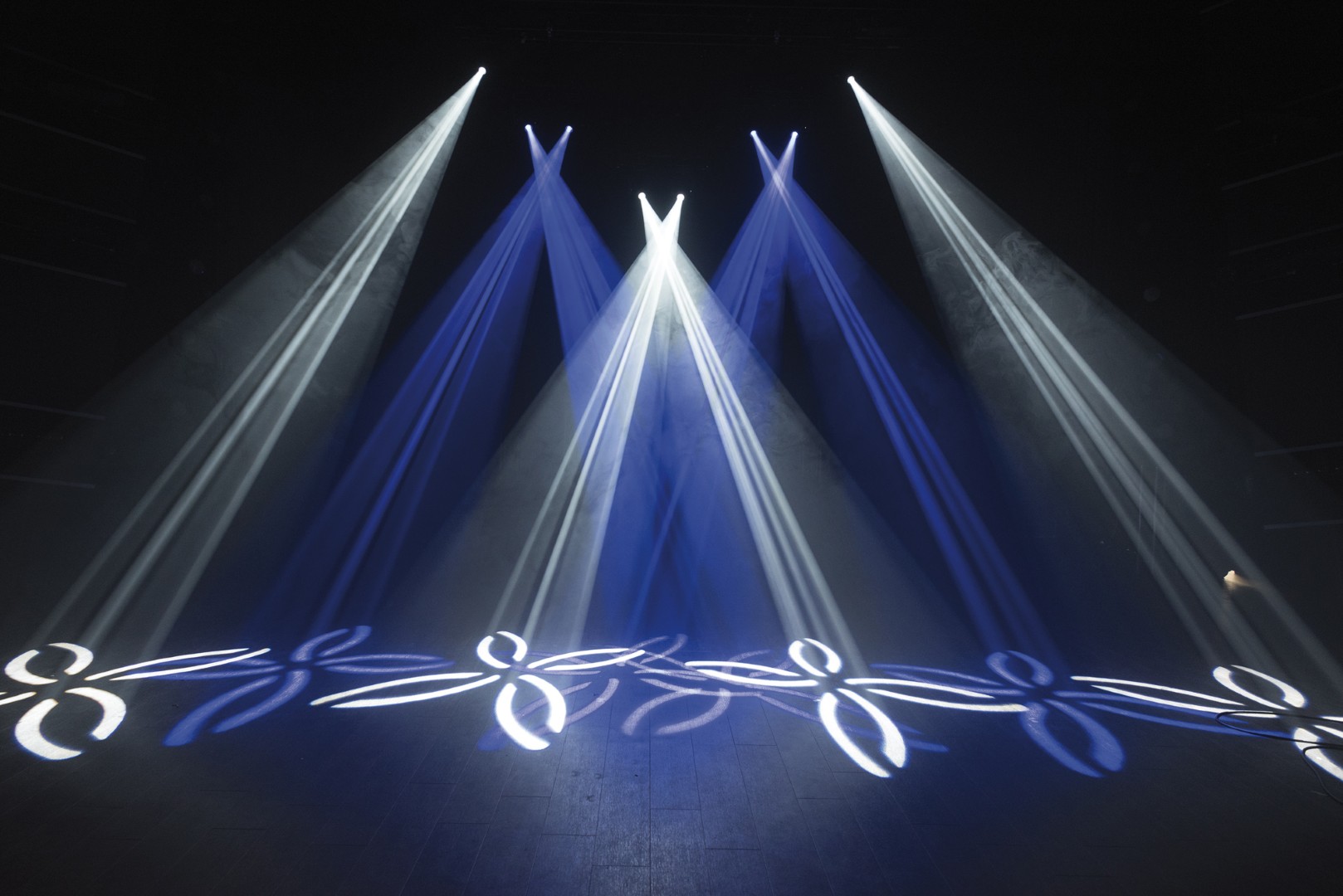 Phantom 65 Spot Compacte 65 W LED Spot Moving Head - Wit