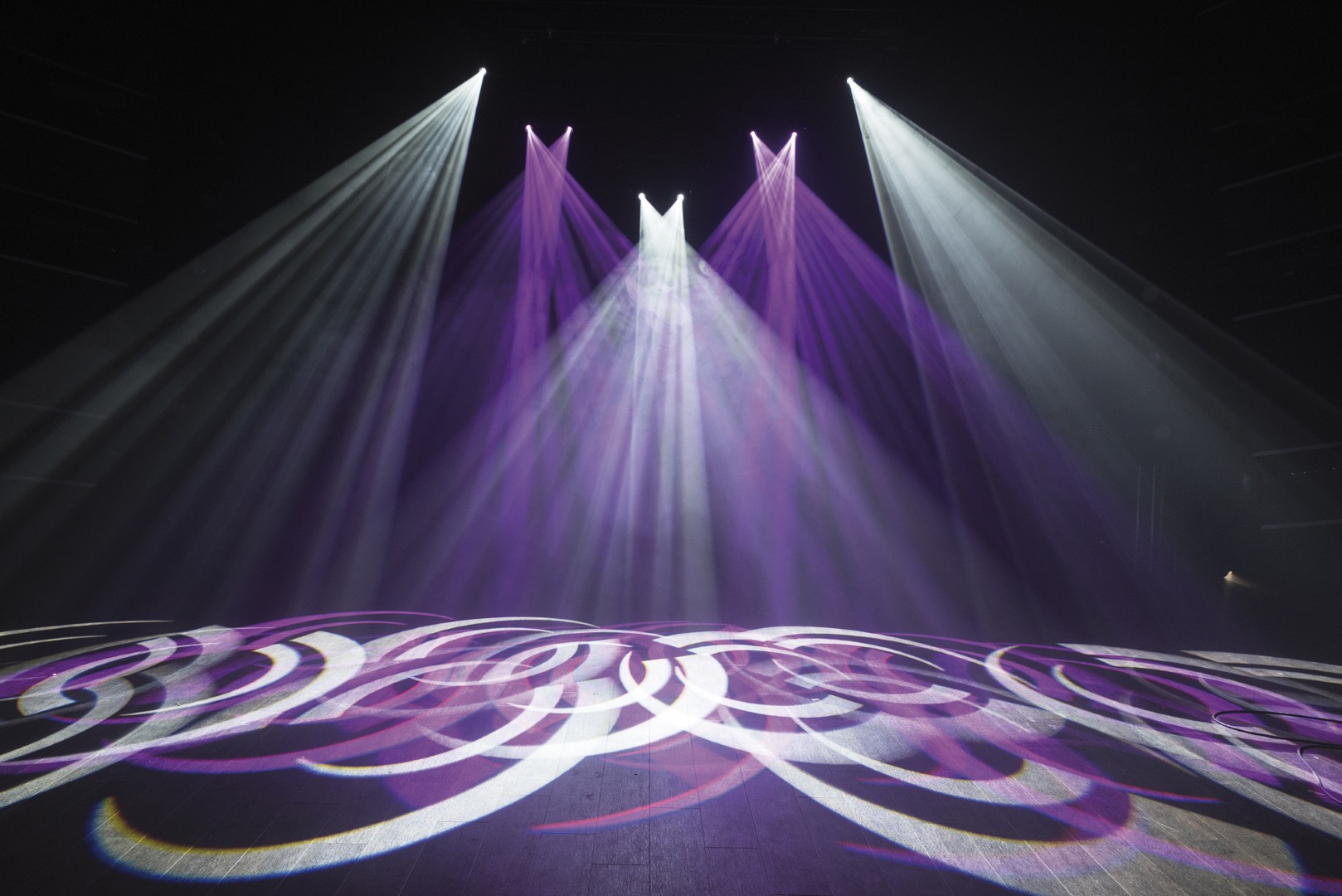 Phantom 65 Spot Compacte 65 W LED Spot Moving Head - Wit
