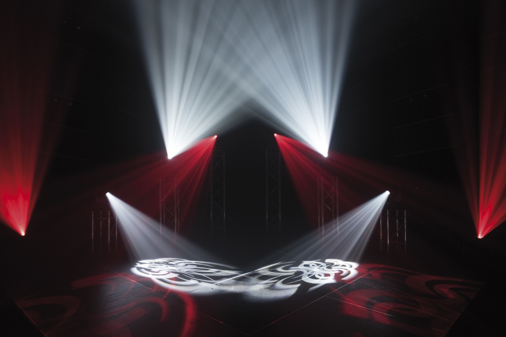 Phantom 130 Spot 130 W LED Spot Moving Head - Wit