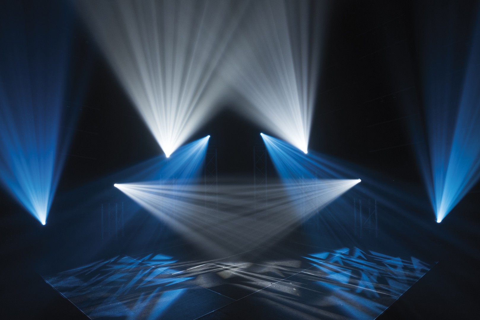 Phantom 130 Spot 130 W LED Spot Moving Head - Wit