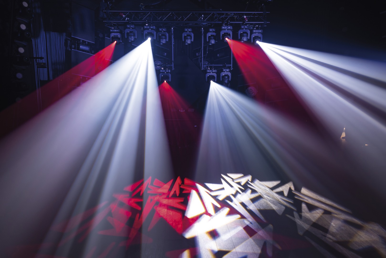Phantom 100 Spot Compacte 100 W LED Spot Moving Head