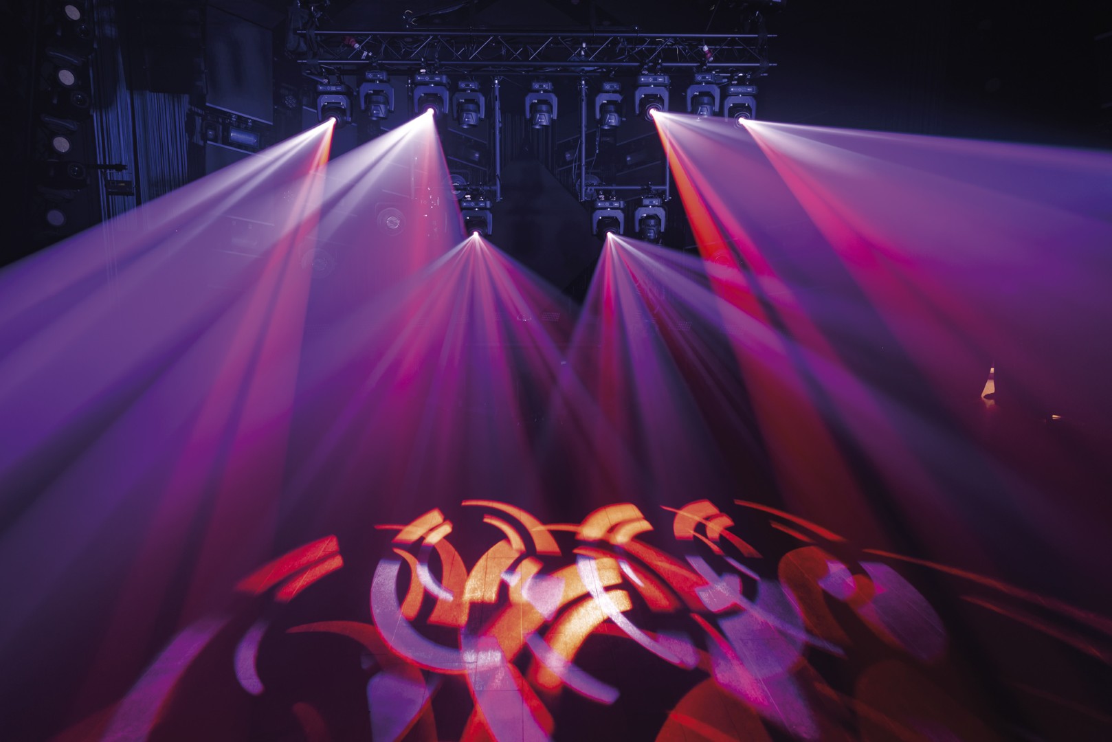 Phantom 100 Spot Compacte 100 W LED Spot Moving Head