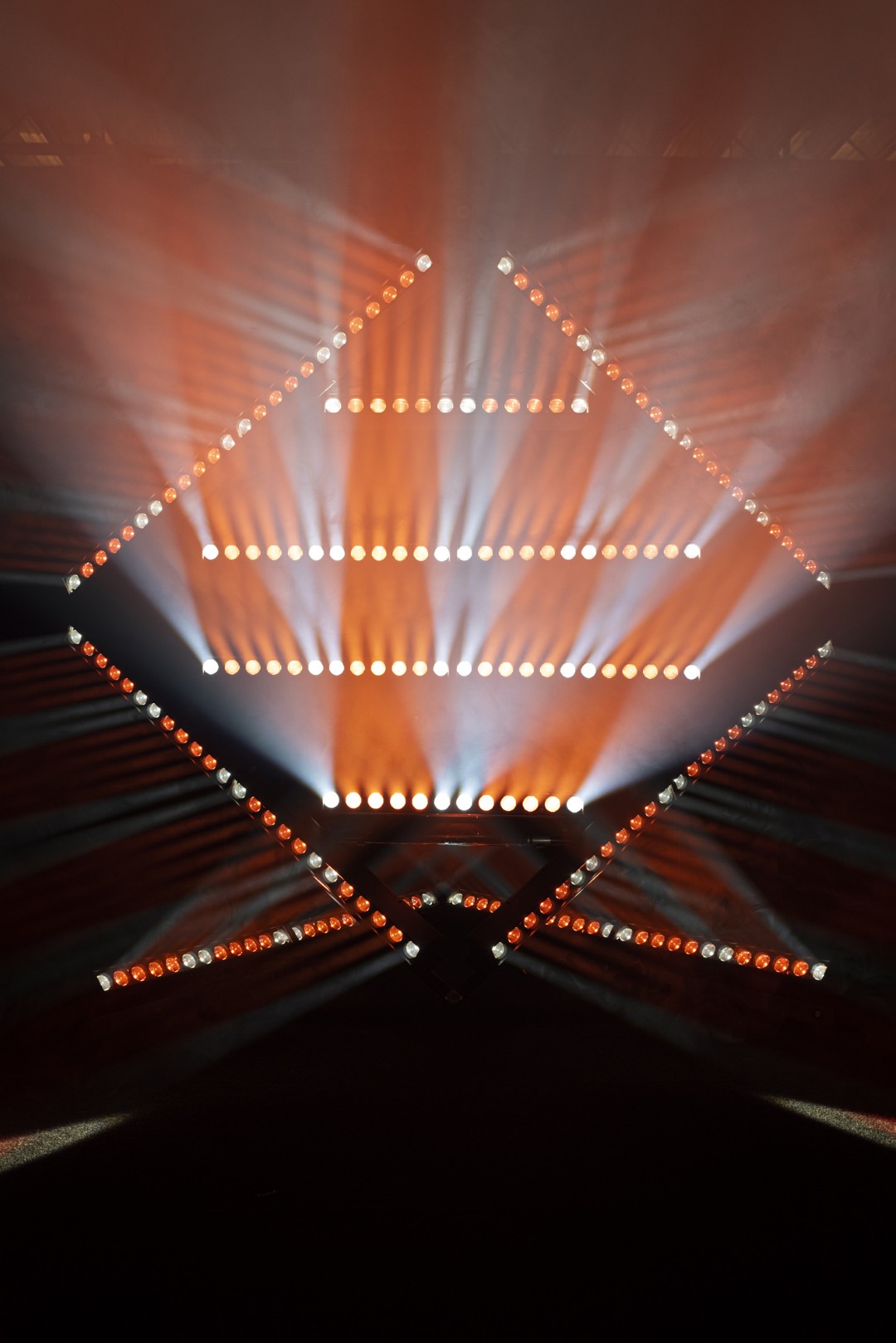 Phantom 1220 Zoombar 240 W RGBW Moving LED Bar