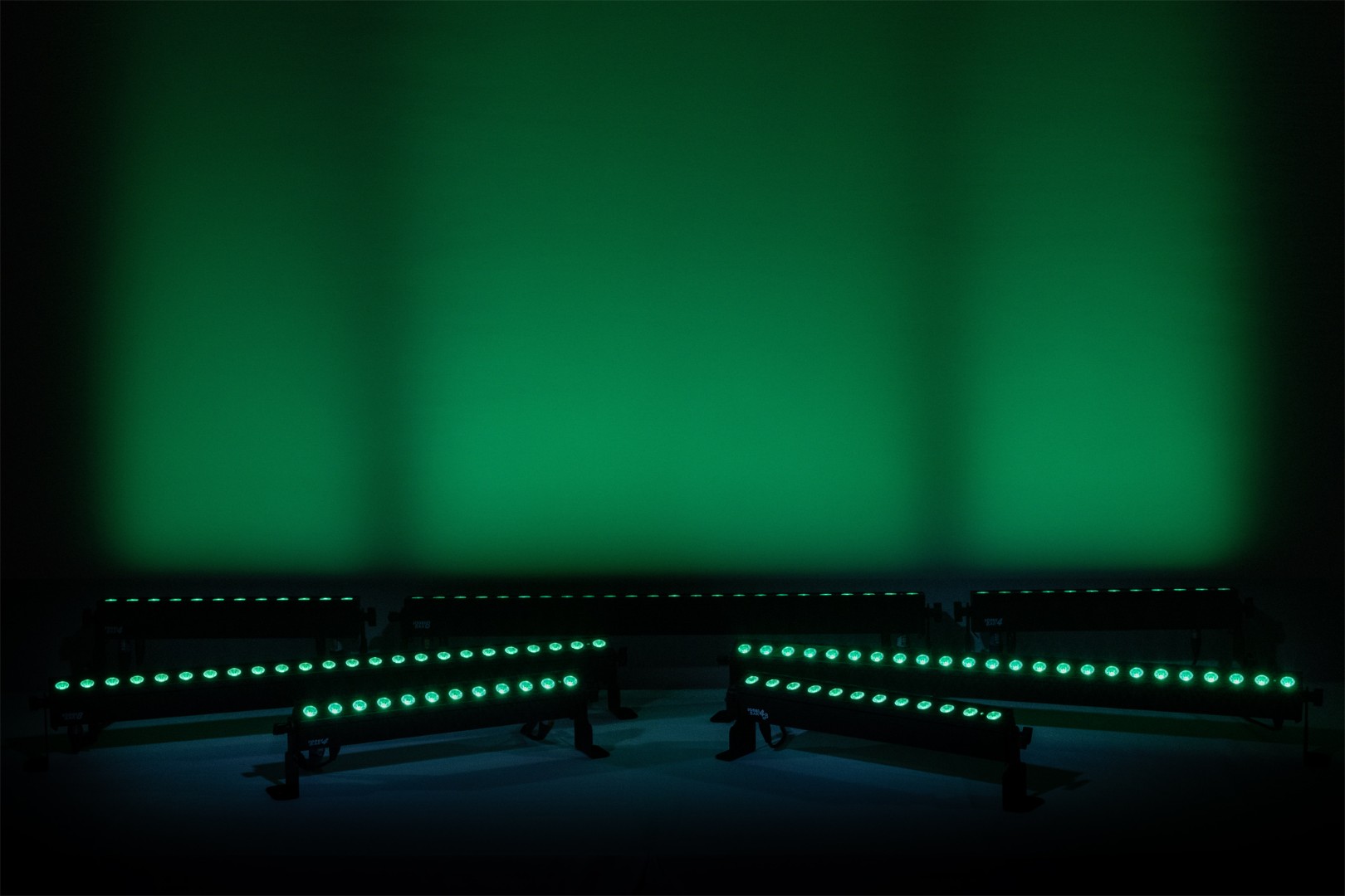 Sonus Bar 4B Indoor RGBW-lichtbalk - batterijgevoed
