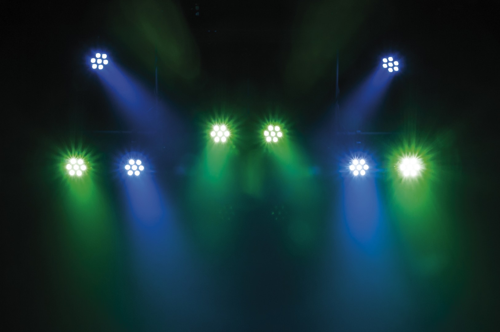 Compact Par 7 Q4 7x 4 W RGBW LED Par - zwart