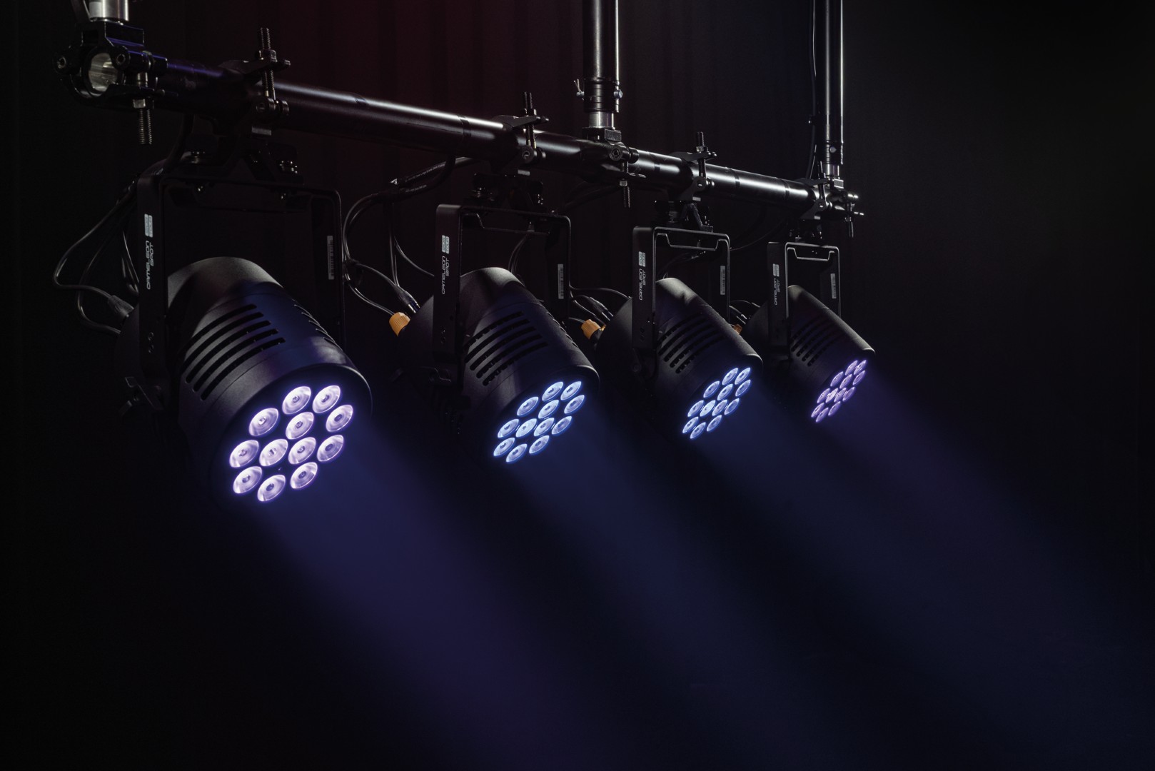 Cameleon Spot 12Q6 Tour 12x 12 W RGBWA-UV LED Spot - Power Pro True