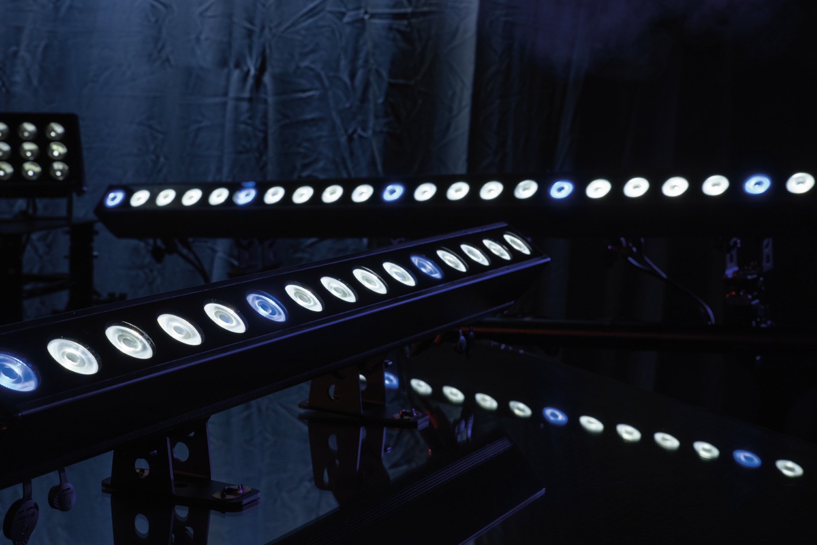 Cameleon PixelBar 15 Q6 Tour 15x 10 W RGBWA-UV LED Pixel Bar - Power Pro True - IP65