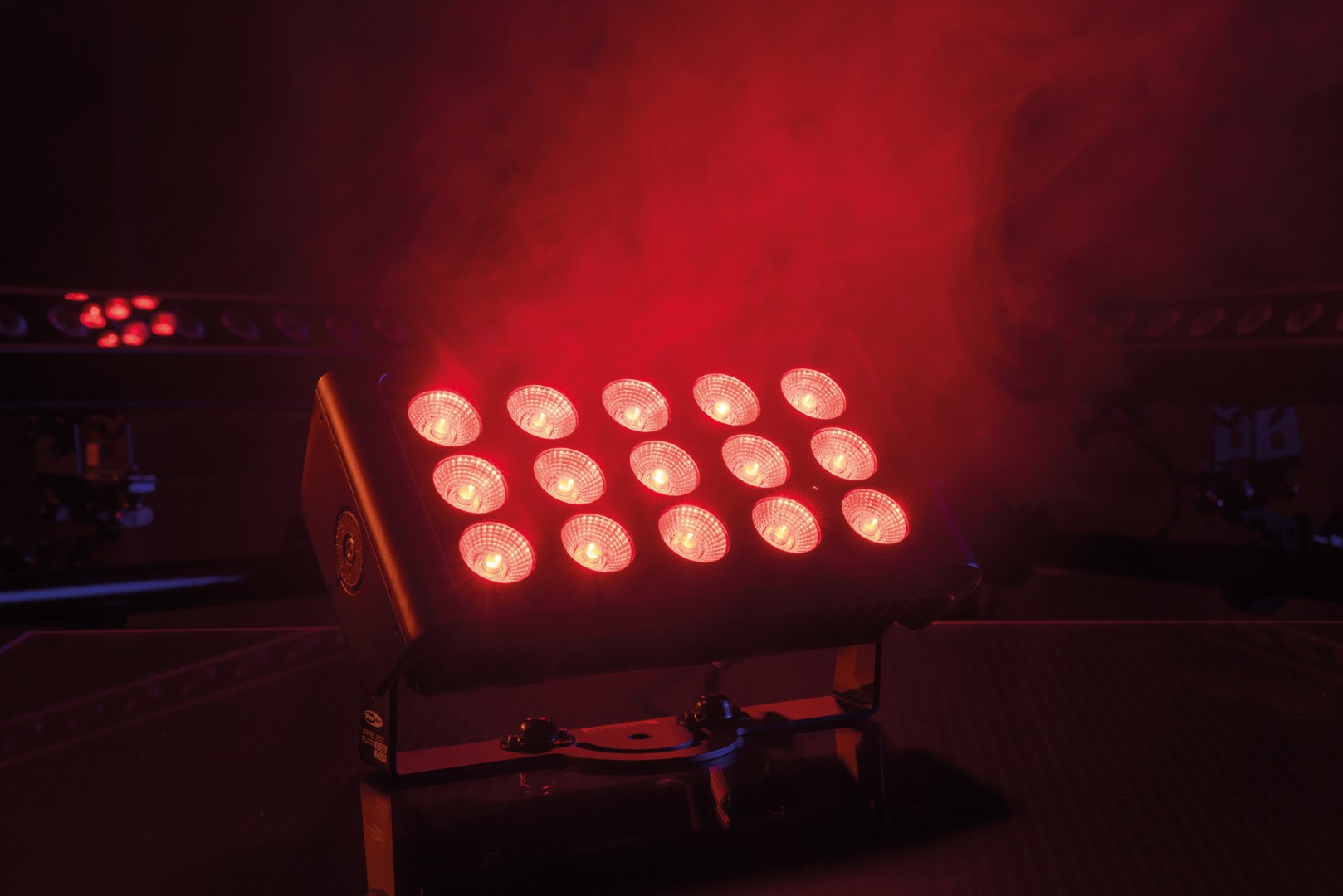 Cameleon Flood 15 Q6 Tour 15x 10 W RGBWA-UV LED Flood - Power Pro True