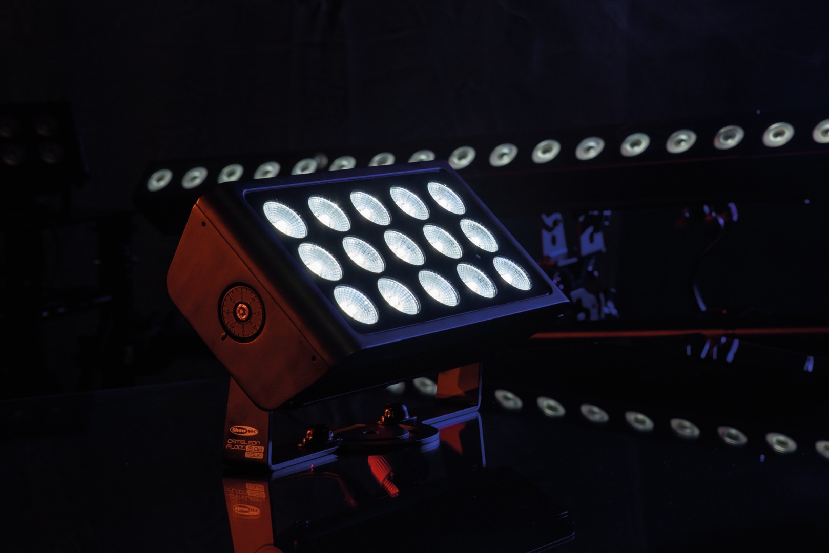 Cameleon Flood 15 Q6 Tour 15x 10 W RGBWA-UV LED Flood - Power Pro True