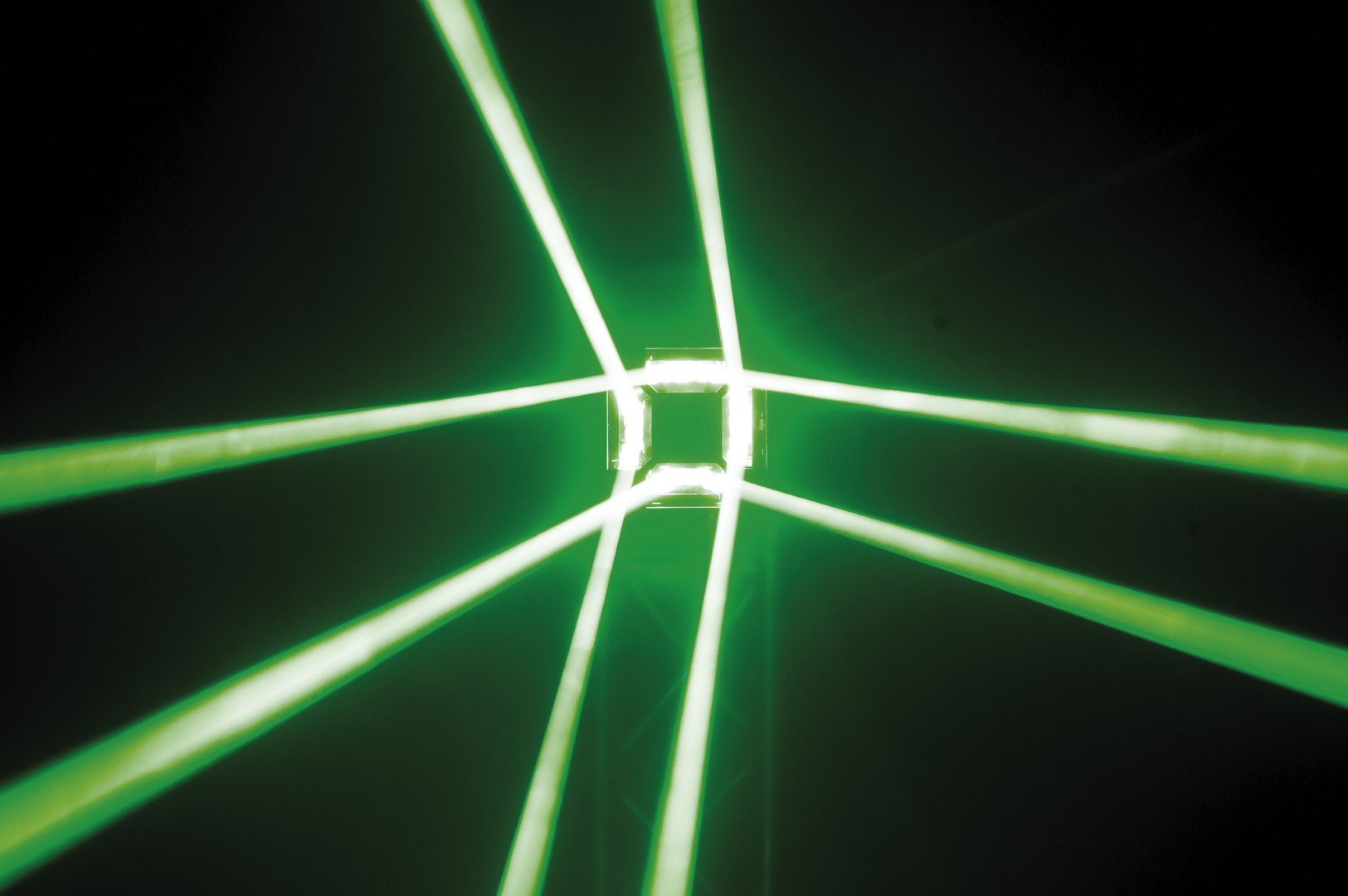 Airstrike 5R Quad Beam-effect