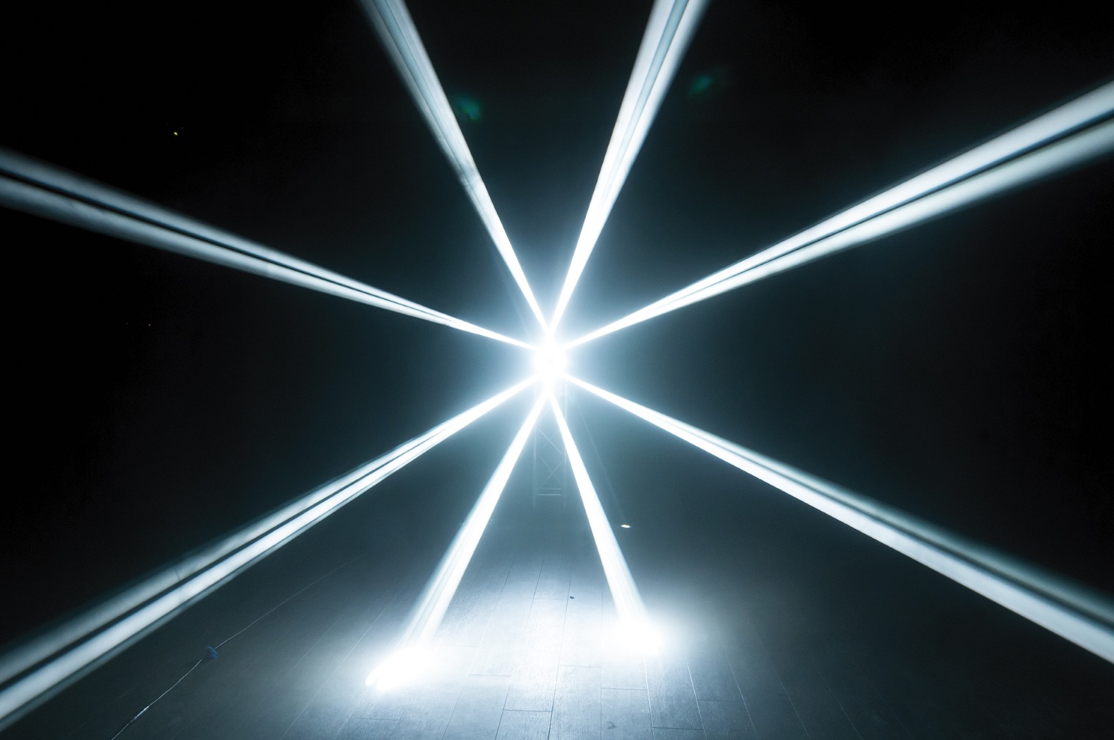 Airstrike 5R Quad Beam-effect