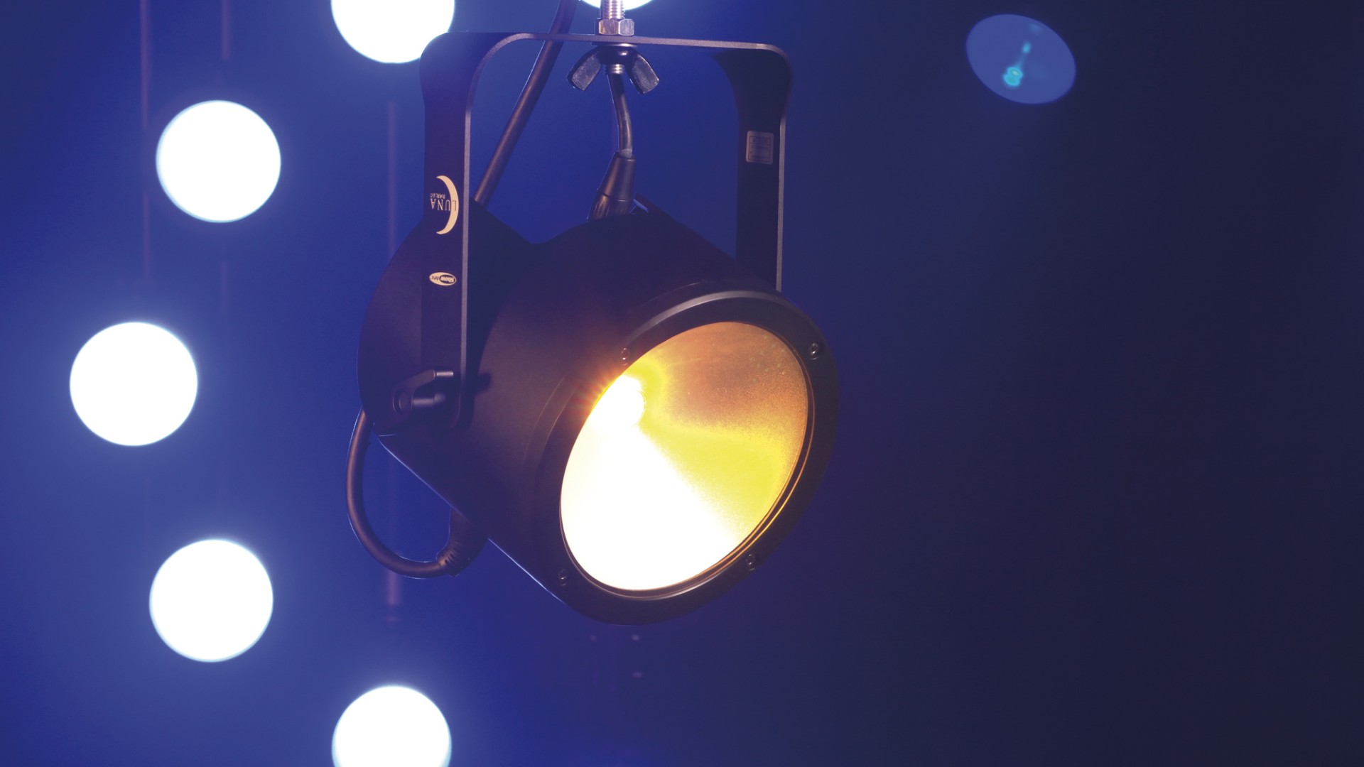 Luna Par 120 Q4 120 W RGBW COB LED Spot