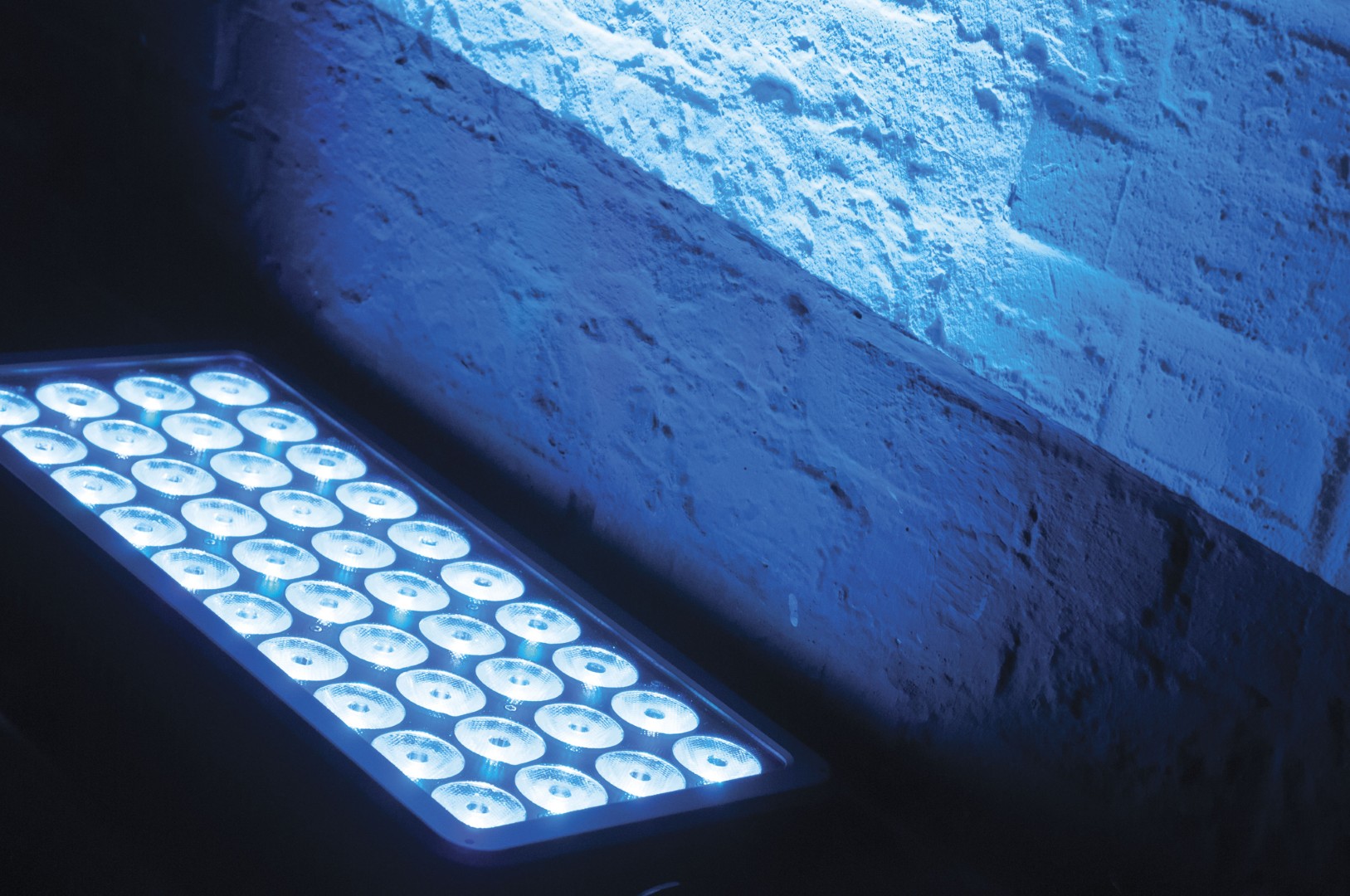 Helix S5000 Q4 40x 10 W RGBW LED Washer voor buitenlocaties (CRMX & WDMX)