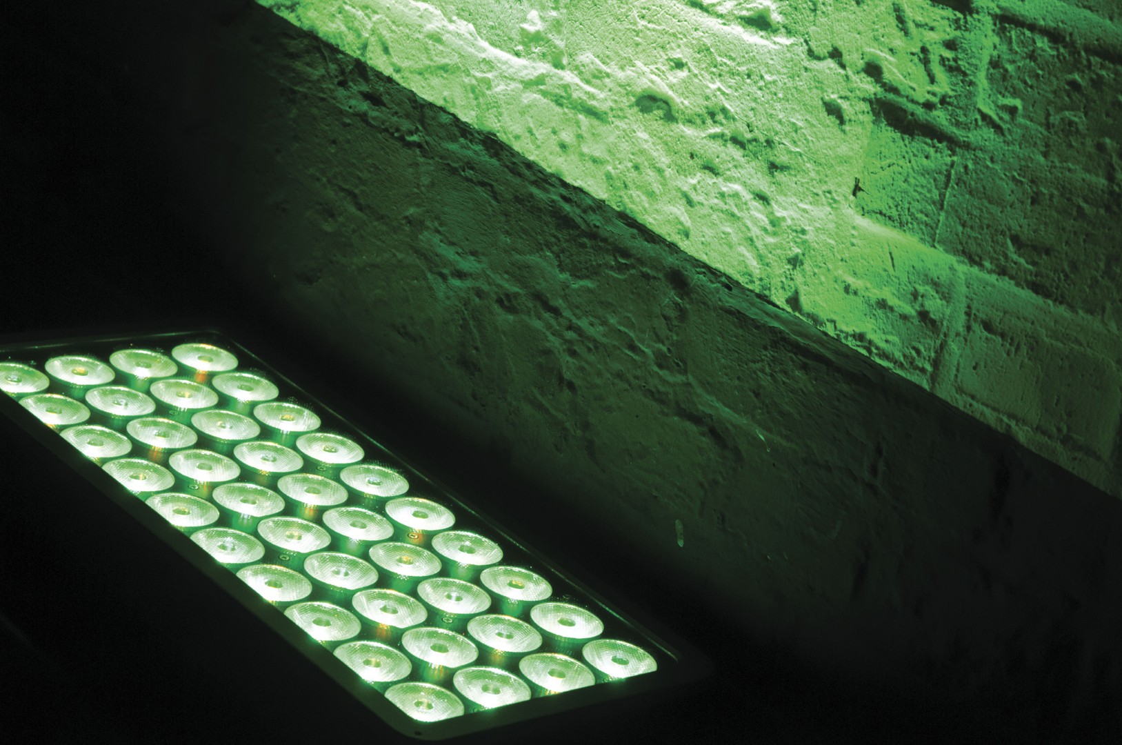 Helix S5000 Q4 40x 10 W RGBW LED Washer voor buitenlocaties (CRMX & WDMX)