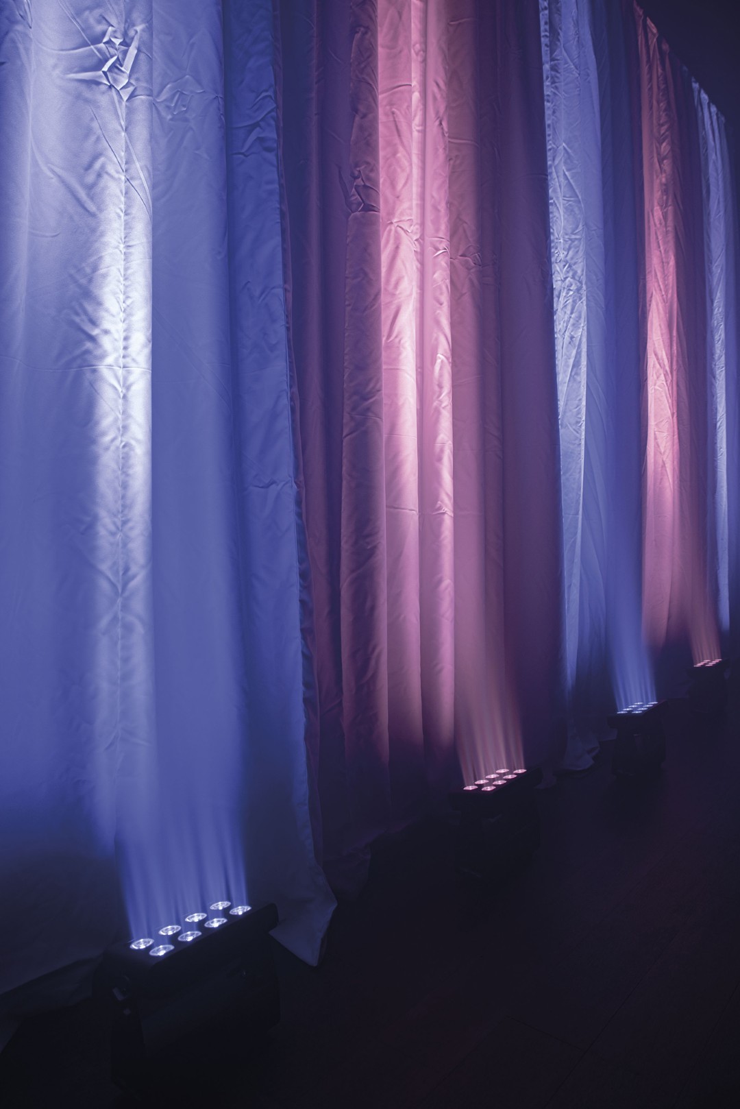 Helix M1100 Q4 Mobile 8x 10 W RGBW LED Wash (WDMX)