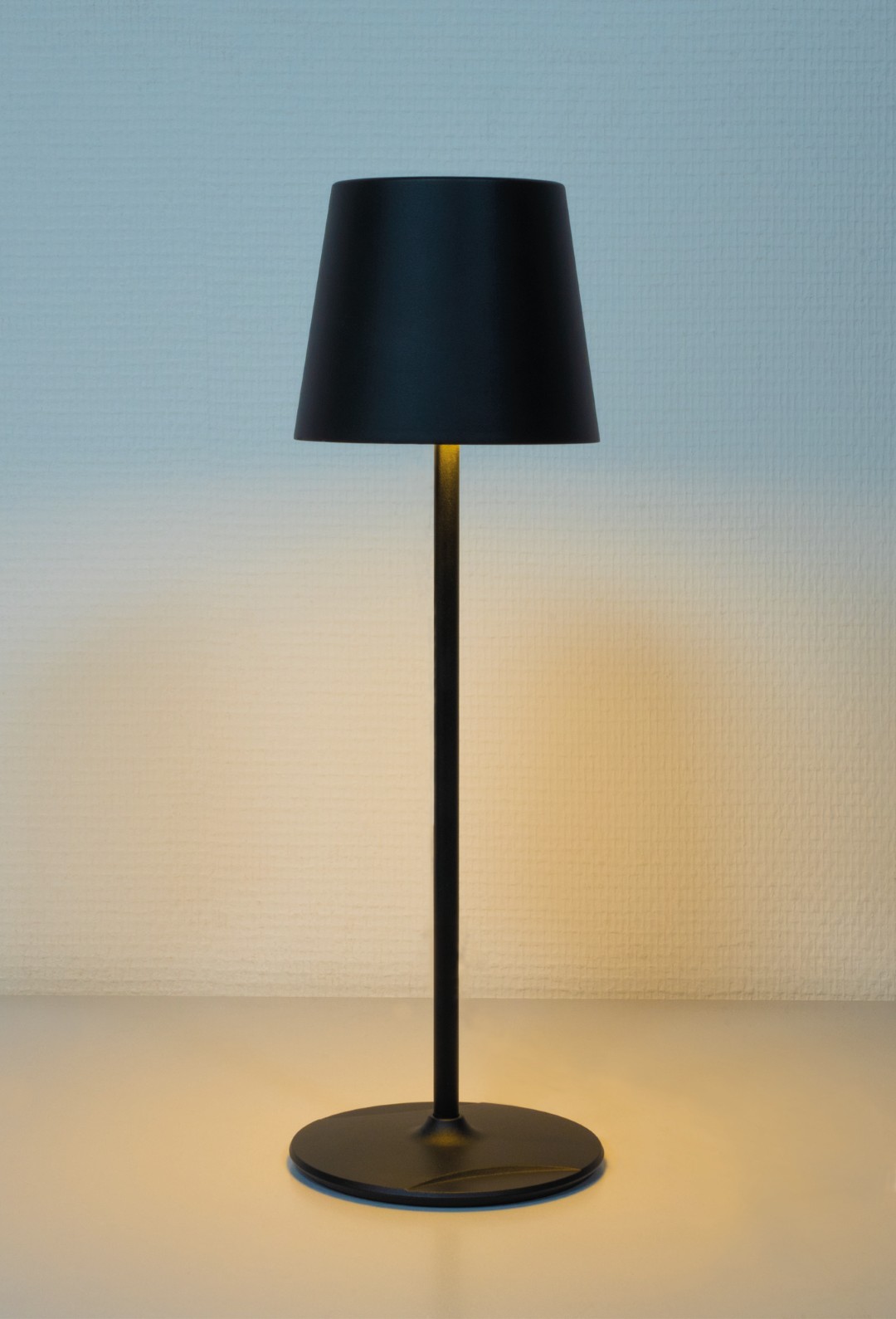 EventLITE Table-RGBW RGBW Accu LED Lamp - zwart