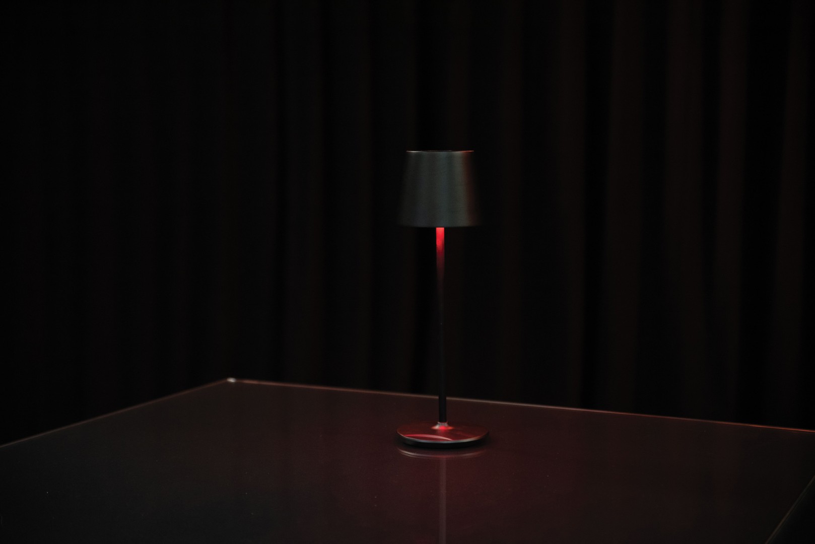 EventLITE Table-RGBW RGBW Accu LED Lamp - zwart