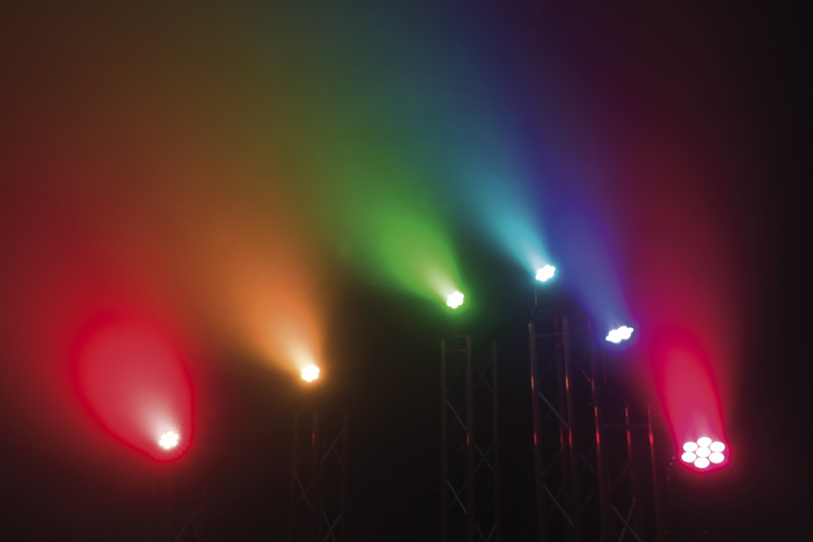 Shark Wash One 7x 12 W RGBWA-UV LED Wash Moving Head