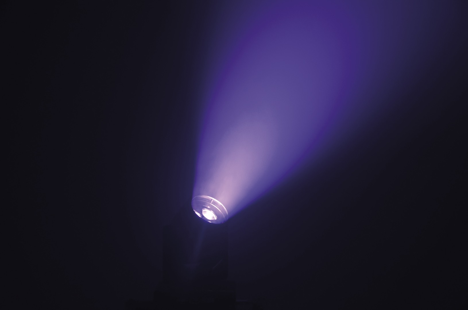 Shark Beam FX One 3x 40 W RGBW 3-in-1 LED Beam Moving Head