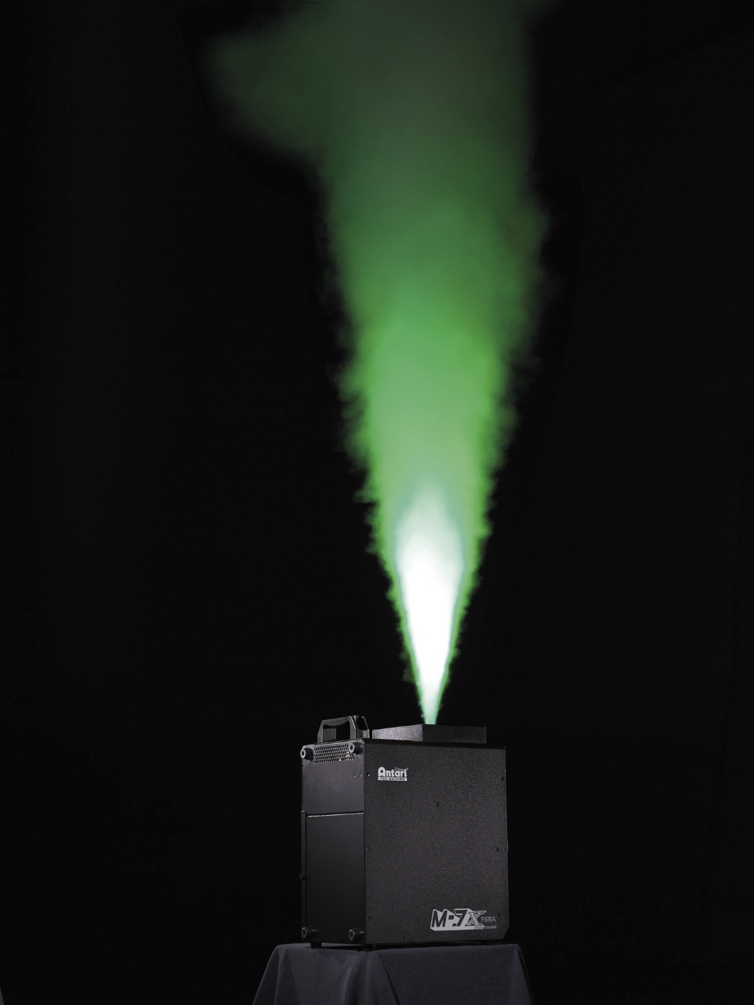 M-7X 1500 W Pro CO₂-simulerende RGBA-Fogger