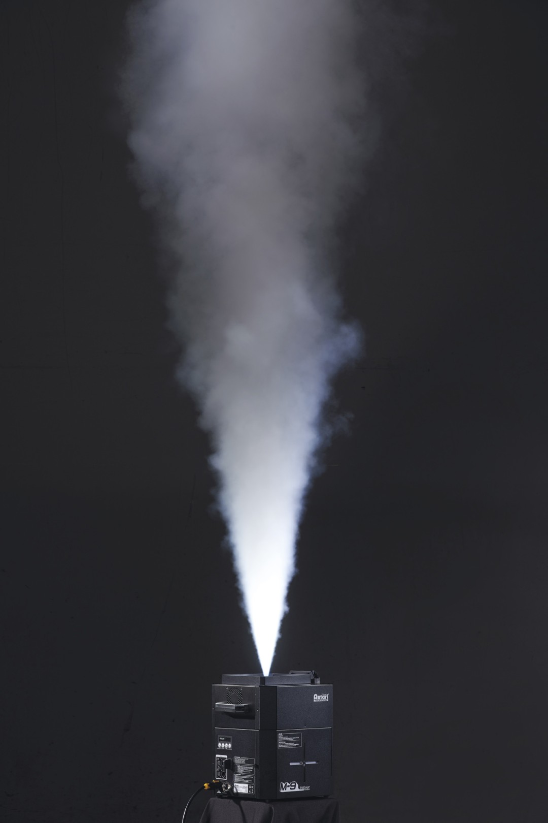 M-9 Jet 1800 W Pro CO₂-simulatie RGBAW Jet Fogger
