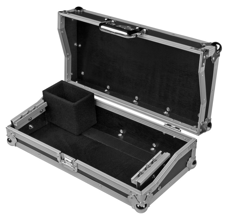 Compacte flight case voor allerlei kleine, ondiepe 19'' controllers tot 3U (bvb. PCM-1, LM430, Scenemaster, USB900, ...) - CONTROLLER CASE 3U