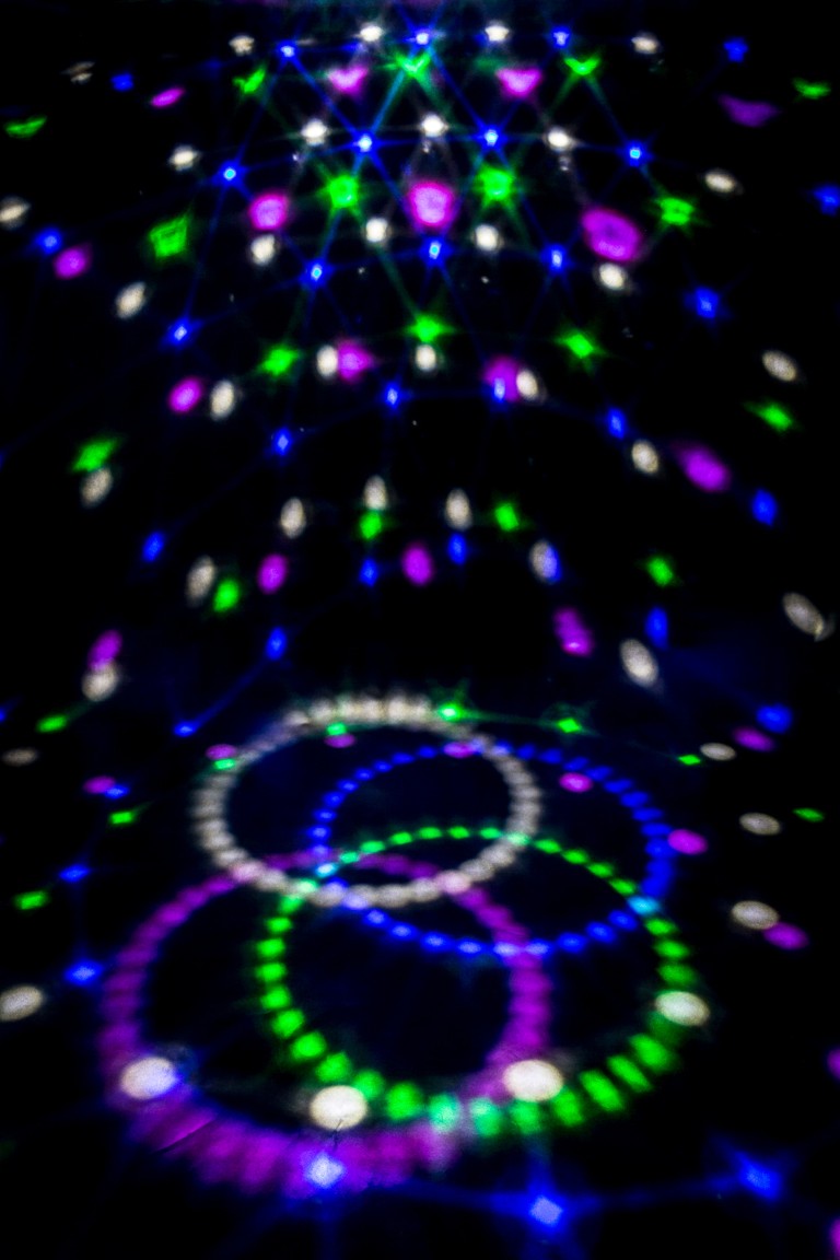 Een zeer aantrekkelijk en compact DMX-gestuurd LED-effect - LED DIAMOND II