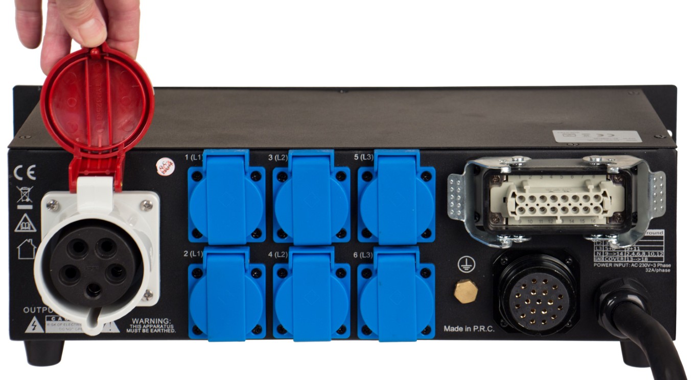 Deze 3-fasen stroomverdeler is ontworpen om de veiligheid van zowel mobiele, verhuur- en vaste installaties te verbeteren. - PD-32SH/GERMAN