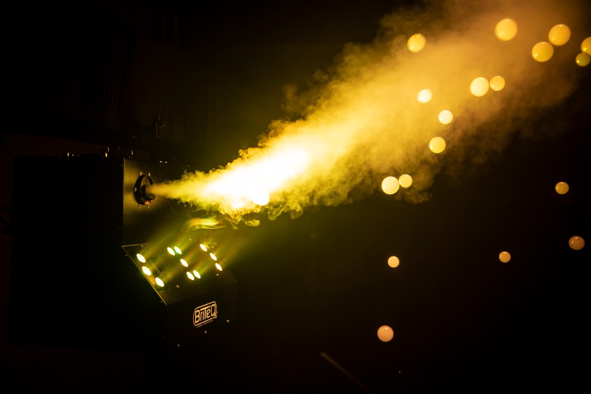 Krachtige bubble- en rookmachine combinatie met 11 stuks 8Watt-RGBA LED's - BT-BUBBLEFOG