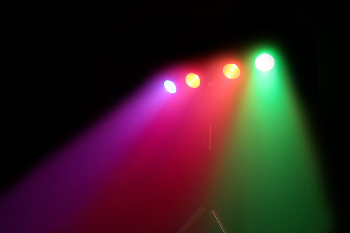 Powered 4bar: 4xCOB RGB 36W, inclusief IR + draagtas - COB-4BAR