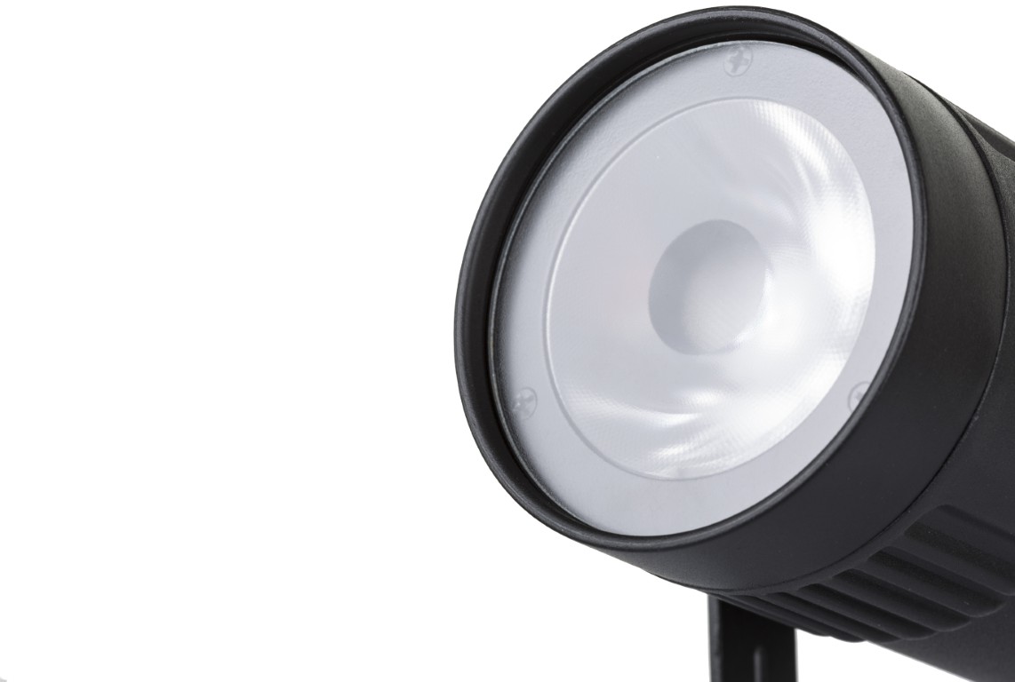 Compacte, stijlvolle 15W RGBW-projector voorzien van een zeer smalle 4° lens. - BEAMSPOT1-DMX FC