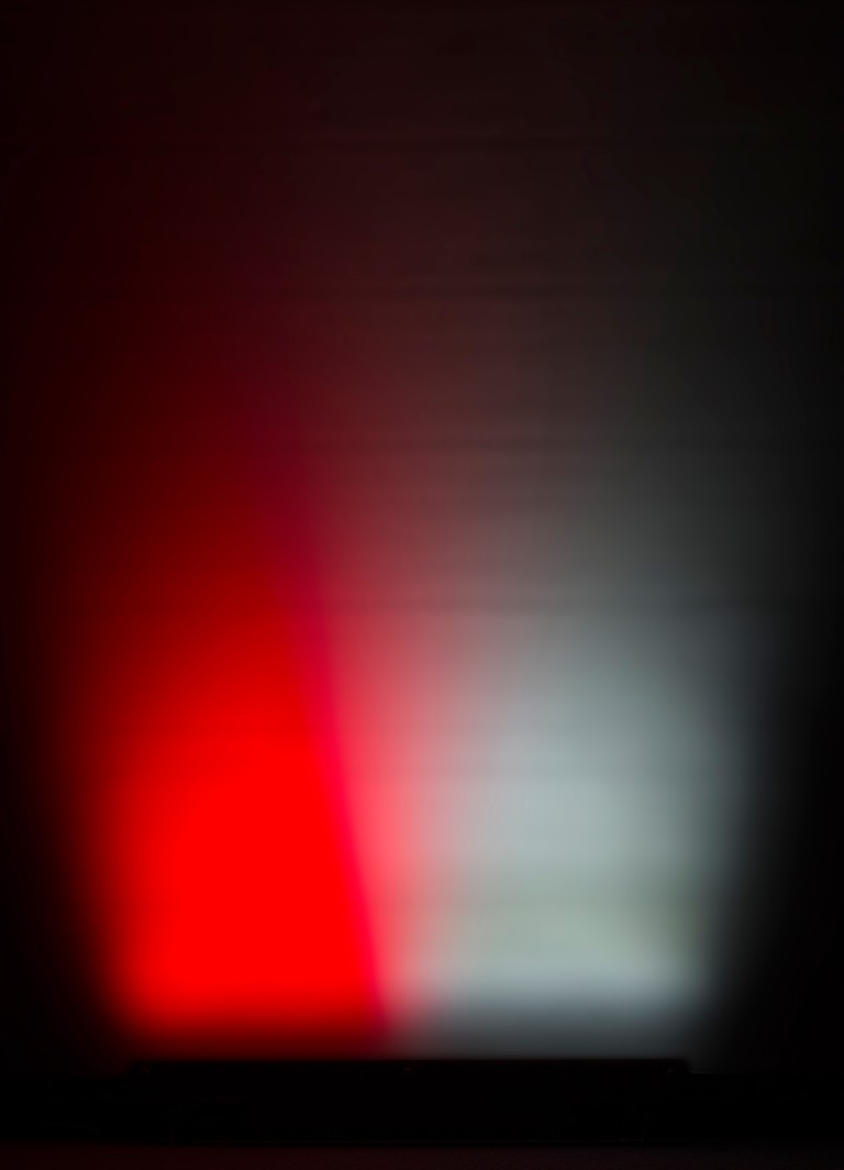 Krachtige indoor led-projector, perfect voor het oplichten van wanden & muren. 48cm lange behuizing, voorzien van 12 leds en 2 aanstuurbare secties. - LDP-COLORSTRIP 12FC